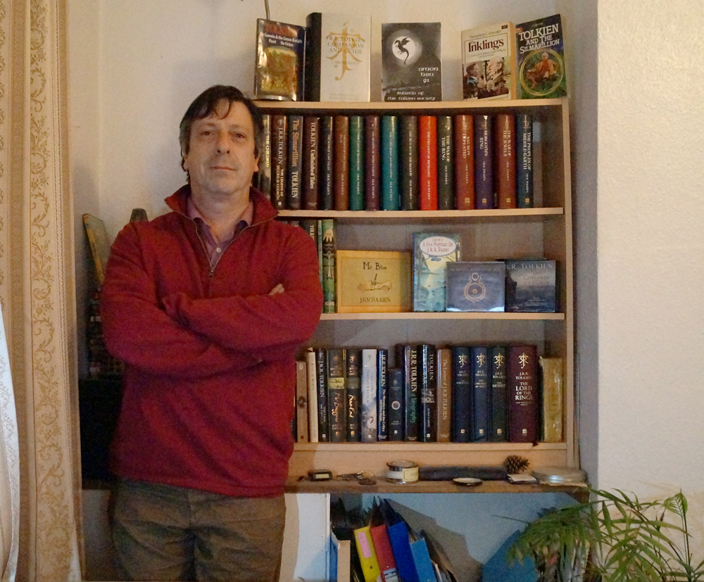 Tim Scholz started out as a Lord of the Rings movie statues collector and grew out in an allround Tolkien collector