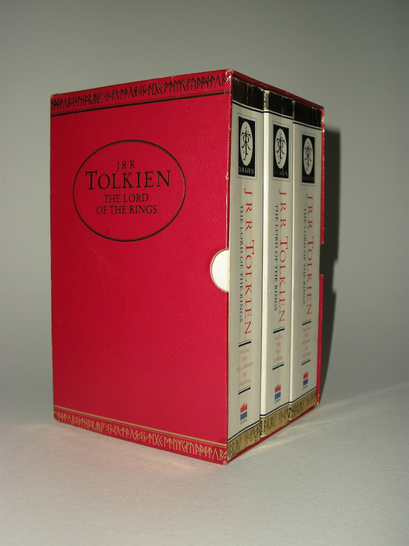 The Lord of the Rings, Paperback Book Boxset from 1991, 3 volumes in red slipcase, Grafton, Cover illustrations by John Howe