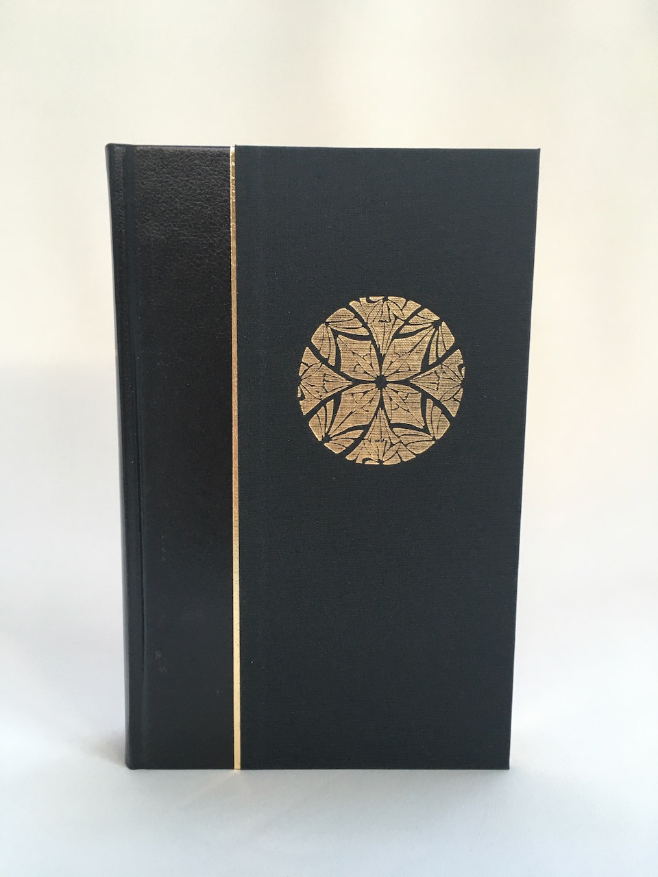 
Black Limited De Luxe edition of the Silmarillion 2002 11