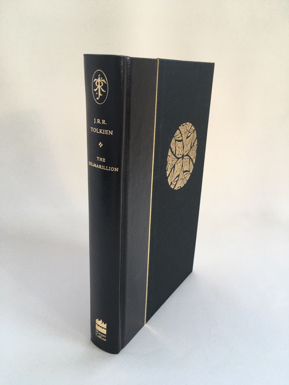 
Black Limited De Luxe edition of the Silmarillion 2002 9