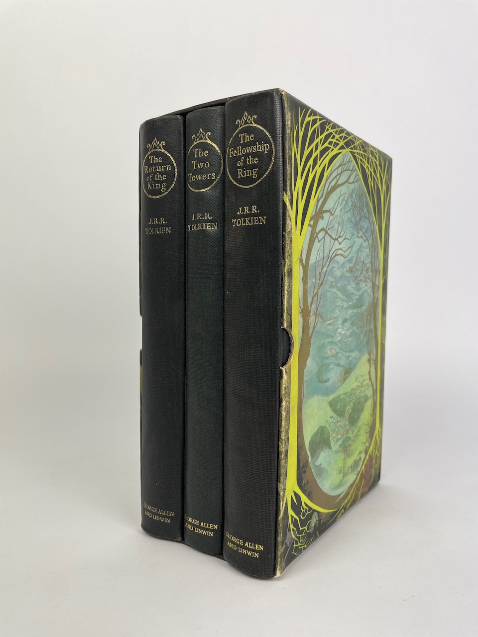 The true 1st Deluxe Edition of the Lord of the Rings, housed in the very scarce original publishers slipcase featuring the Pauline Baynes color triptych artwor