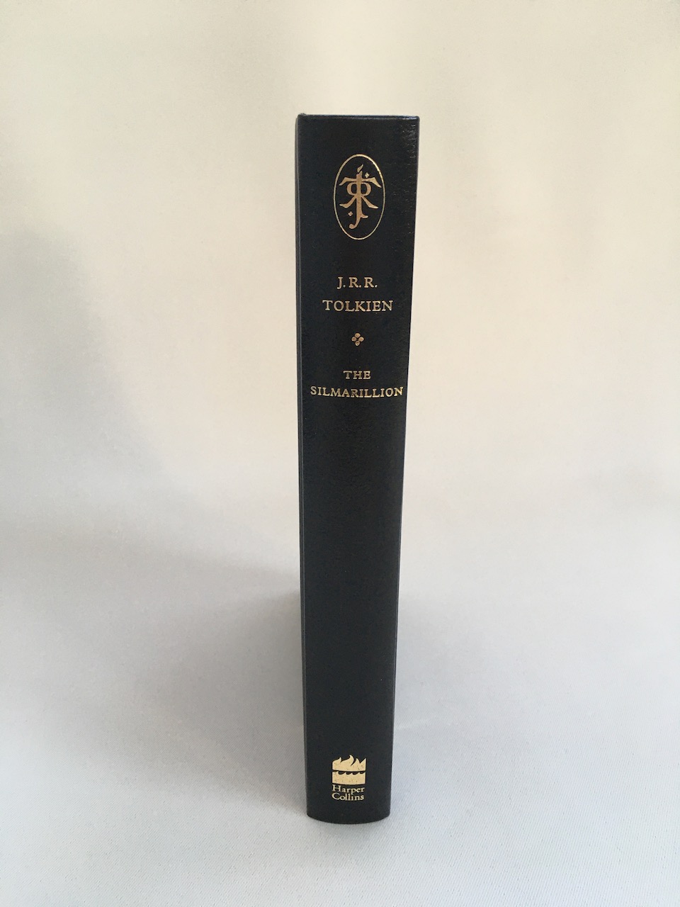 
Black Limited De Luxe edition of the Silmarillion 2002 8