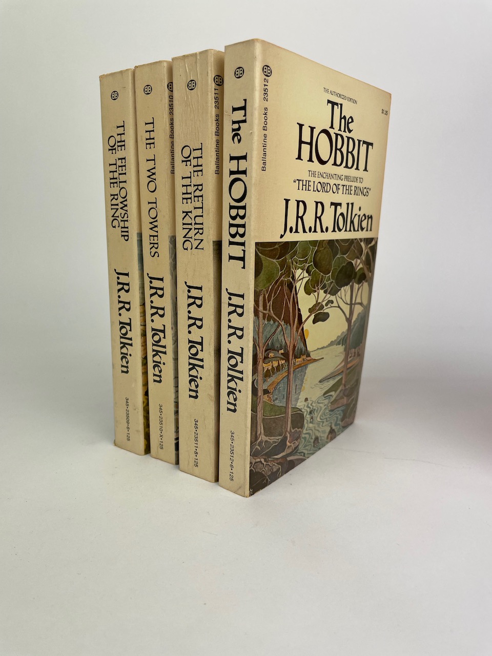 The Hobbit and The Lord of the Rings, Four Paperback Book Boxset from 1973, Red Slipcase 8