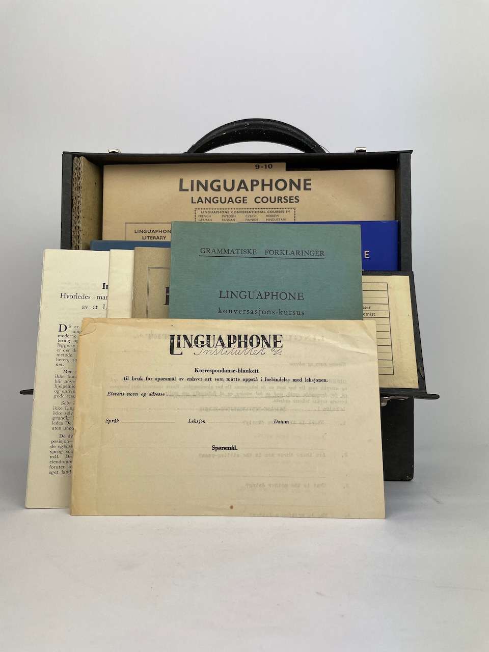 Linguaphone Conversational Course English - Complete set - 16 records and 6 booklets in original box 7